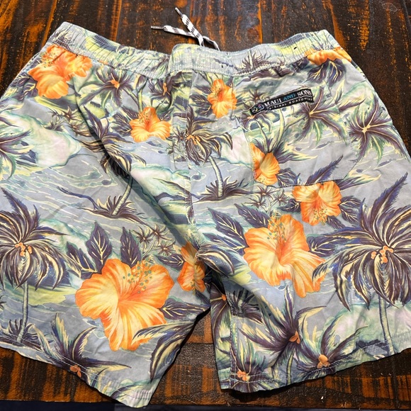 Maui and Sons Men’s Board Shorts - Picture 2 of 5